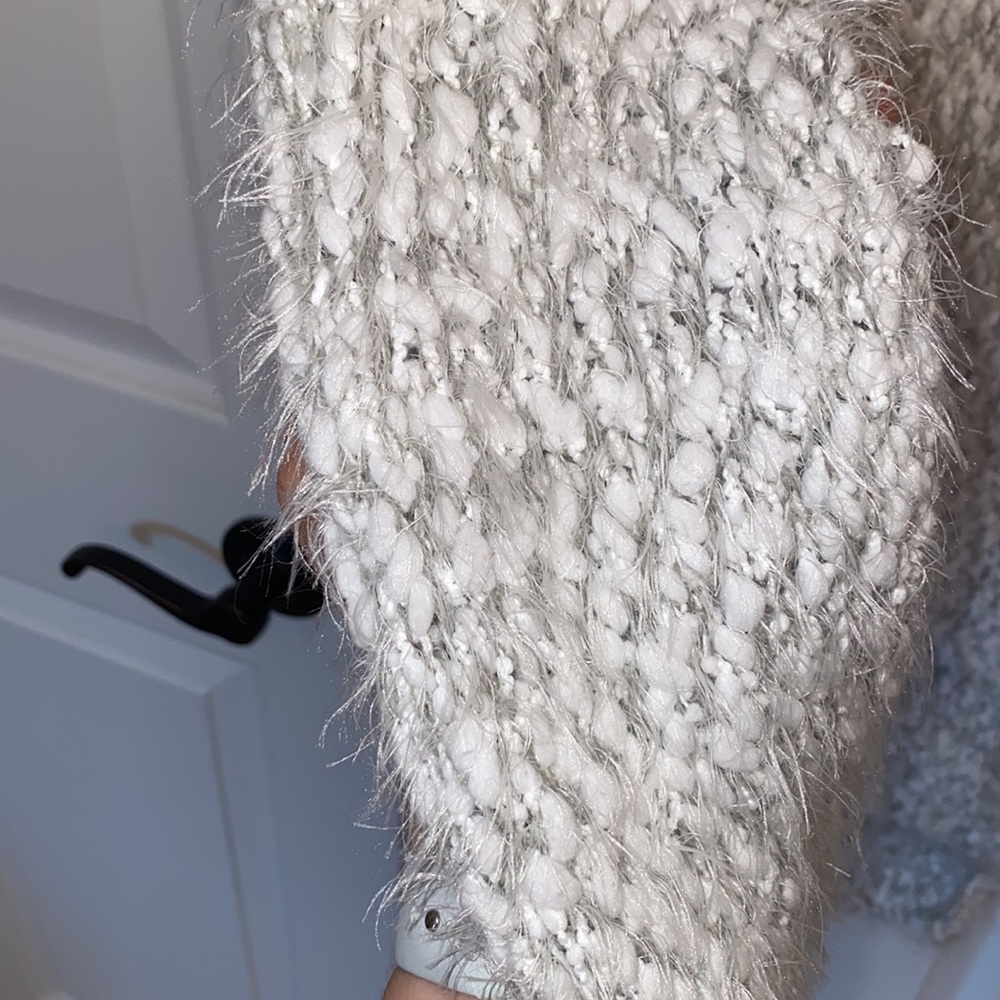 SWEATER - Picture 2 of 4